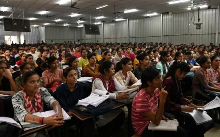 Economy booms but India’s young hanker for government jobs