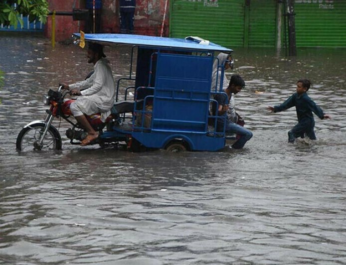 Punjab, Sindh at risk of flash floods due to heavy monsoon rains: disaster management